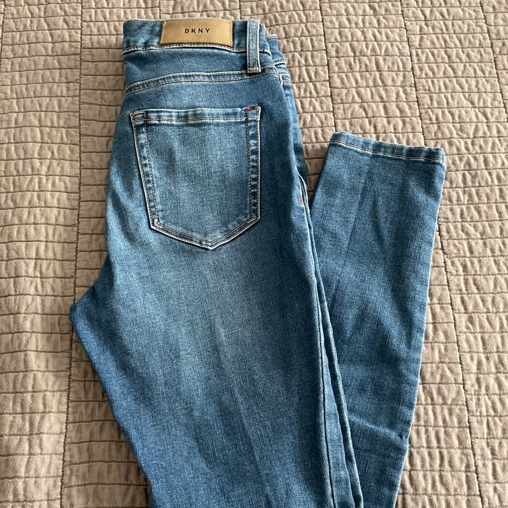 DKNY jeans US24